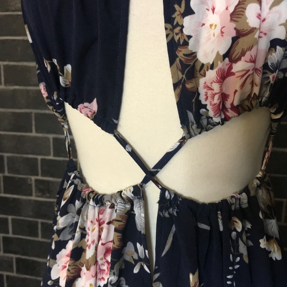 Crisscross Cut Out Front Tie Back Floral Halter Dress - Picture 7 of 16
